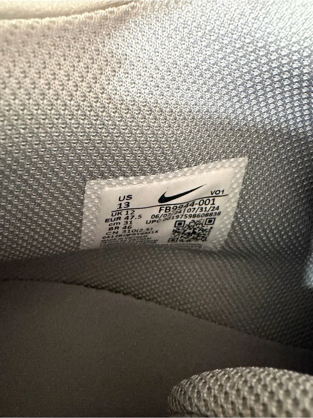 Nike Le bron Men's Low-Top Athletic Sneakers in Light Gray size 13 new w/out tag